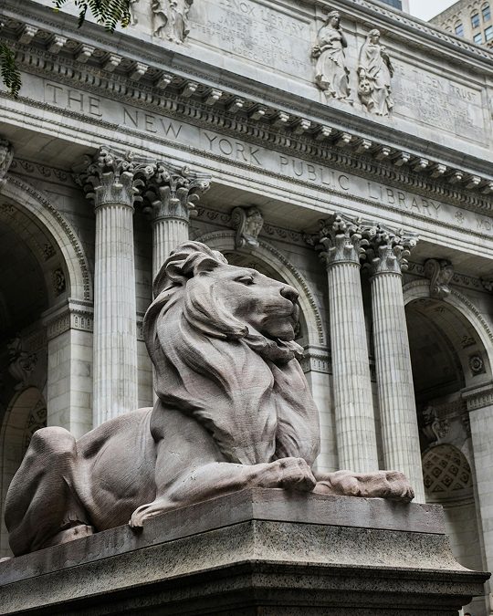 Statue of the new york public library